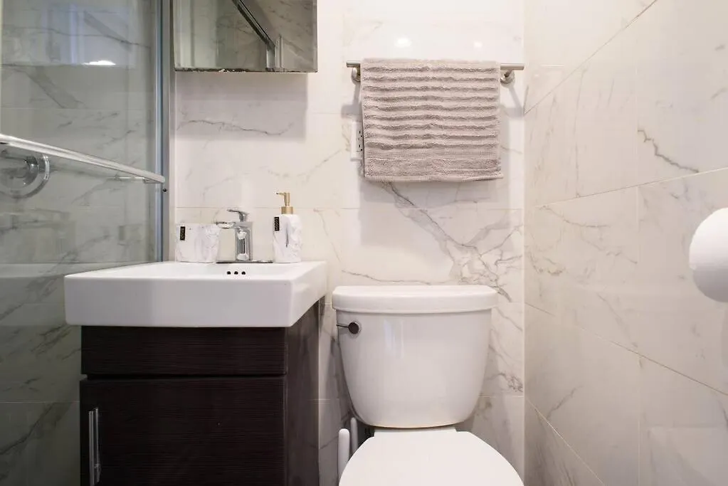69-5A Celebrate The Season Modern Lower East Side 1Br Apt New York 0*,  United States