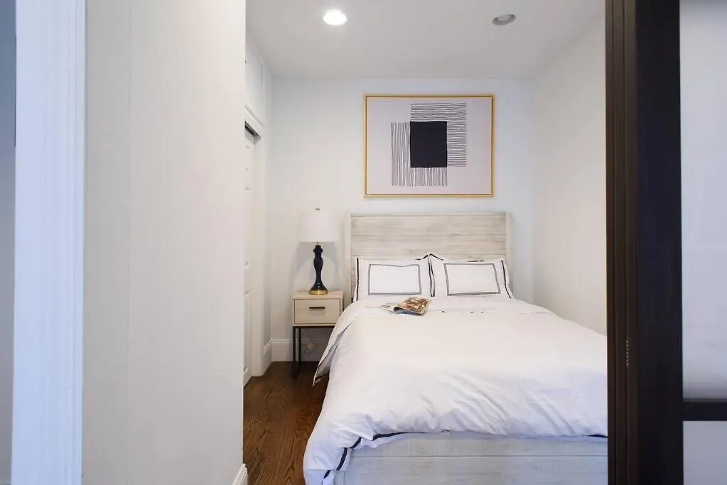 69-5A Celebrate The Season Modern Lower East Side 1Br Apt New York