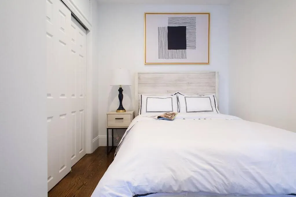 Apartment 69-5A Celebrate The Season Modern Lower East Side 1Br Apt New York